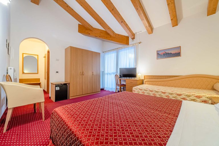 camera-comfort-pineta-pastry-hotel-dolomiti-marmolada-rocca-pietore-7