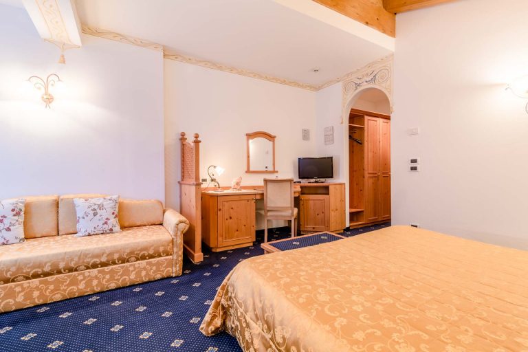 junior-suite-la-torre-pineta-pastry-hotel-dolomiti-marmolada-rocca-pietore-2