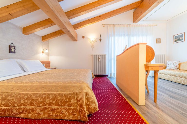 junior-suite-pineta-pastry-hotel-dolomiti-marmolada-rocca-pietore-6