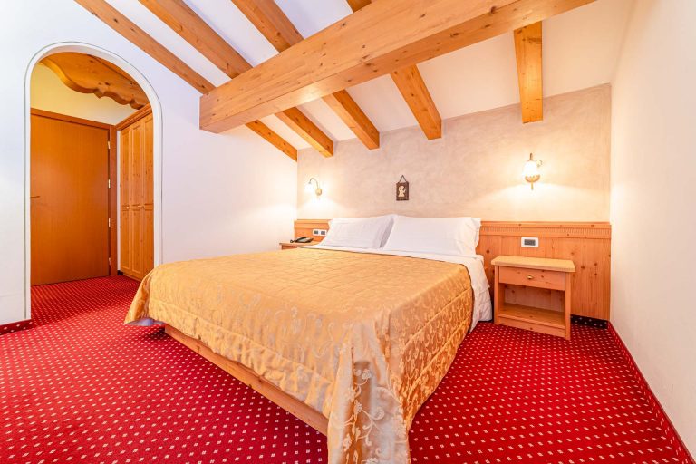 junior-suite-pineta-pastry-hotel-dolomiti-marmolada-rocca-pietore-7