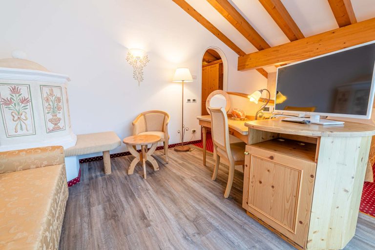 junior-suite-pineta-pastry-hotel-dolomiti-marmolada-rocca-pietore-9