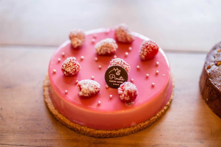 torta-cremoso-al-lampone-e-biscotto